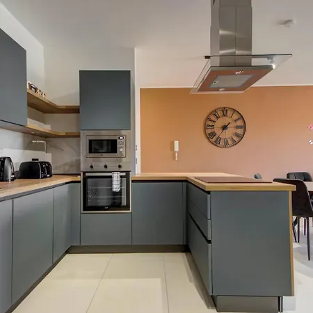 Apartament Gozo Getaway! Heated Jacuzzi & Views *