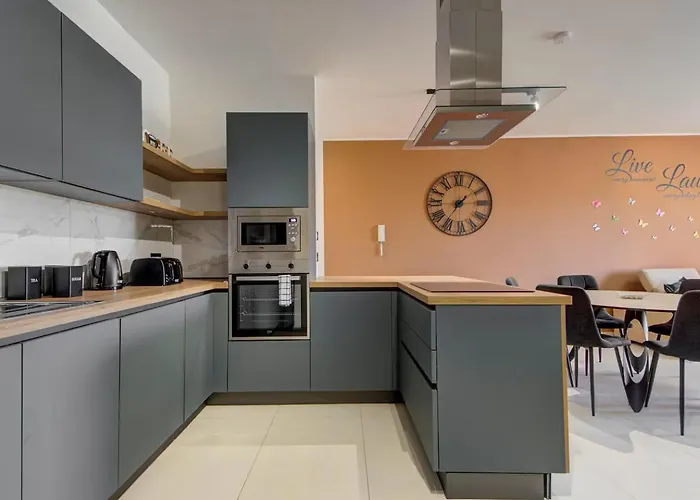 Apartament Gozo Getaway! Heated Jacuzzi & Views *