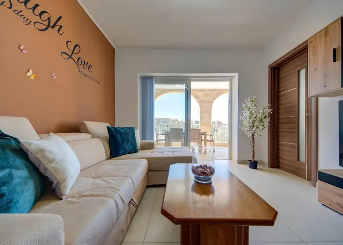 Gozo Getaway! Heated Jacuzzi & Views Apartament *