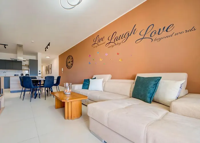 Gozo Getaway! Heated Jacuzzi & Views Apartament *