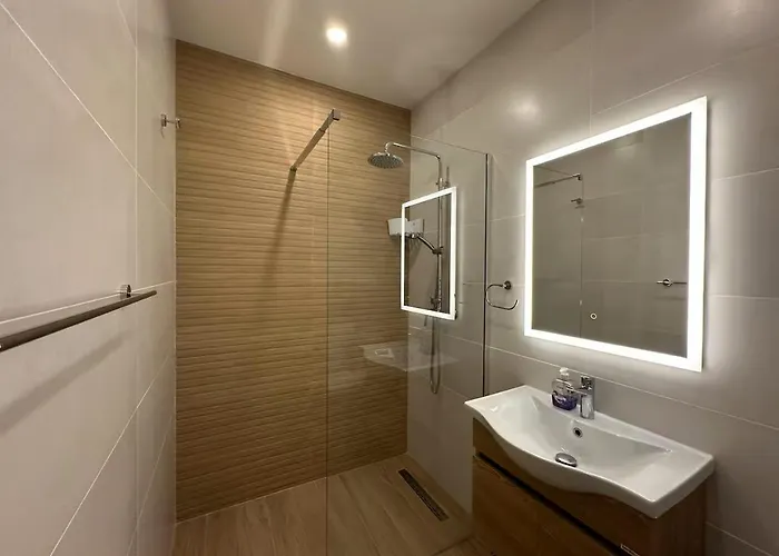 Apartament Gozo Getaway! Heated Jacuzzi & Views