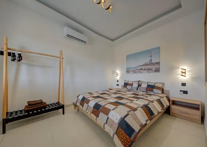 Gozo Getaway! Heated Jacuzzi & Views * Xagħra