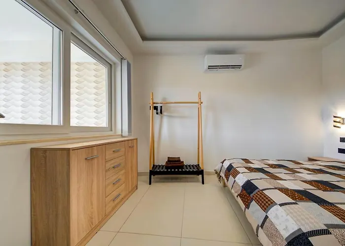 Gozo Getaway! Heated Jacuzzi & Views Apartament *