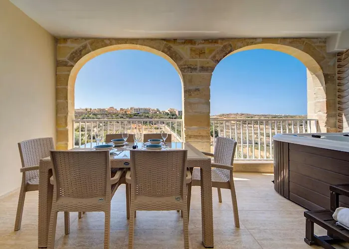 Gozo Getaway! Heated Jacuzzi & Views * Xagħra