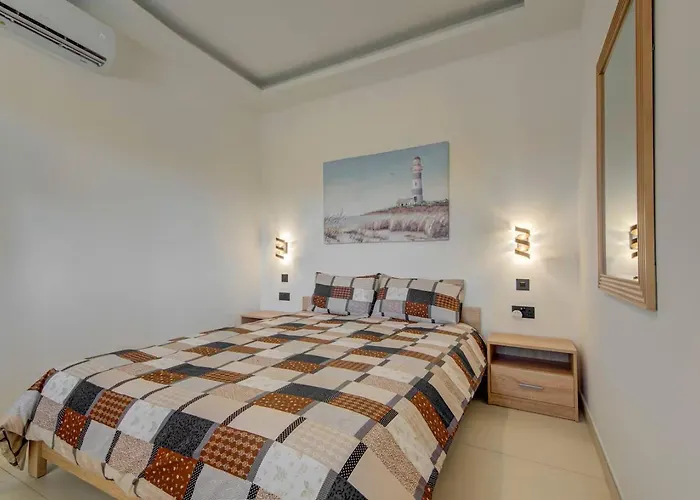 Gozo Getaway! Heated Jacuzzi & Views Apartament Xagħra