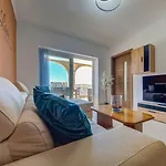 Apartamento Gozo Getaway! Heated Jacuzzi & Views
