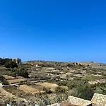 Gozo Getaway! Heated Jacuzzi & Views Apartamento Xagħra