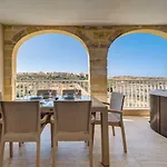 Gozo Getaway! Heated Jacuzzi & Views * Xagħra