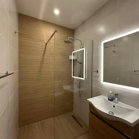 アパート Gozo Getaway! Heated Jacuzzi & Views