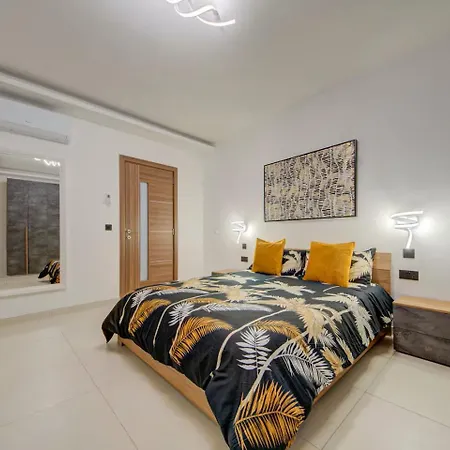 Apartment Gozo Getaway! Heated Jacuzzi & Views Xaghra