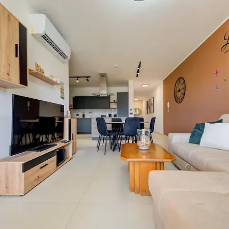 Gozo Getaway! Heated Jacuzzi & Views