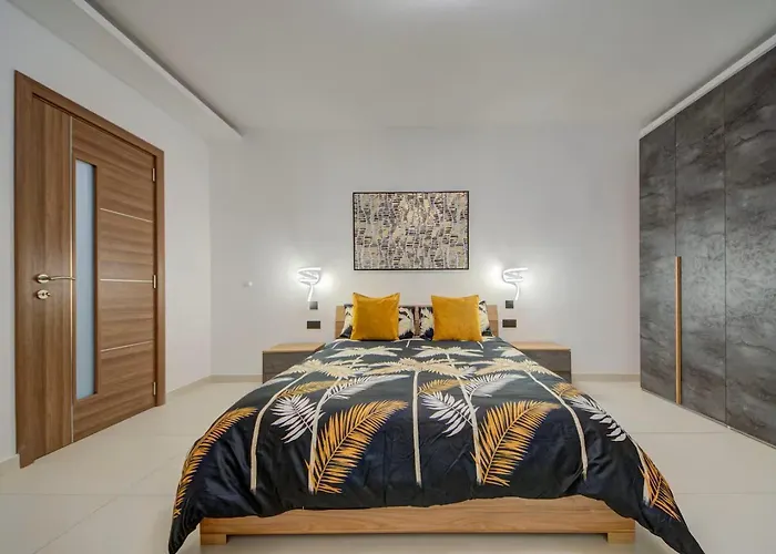 Gozo Getaway! Heated Jacuzzi & Views