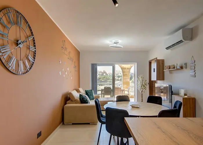 Gozo Getaway! Heated Jacuzzi & Views *