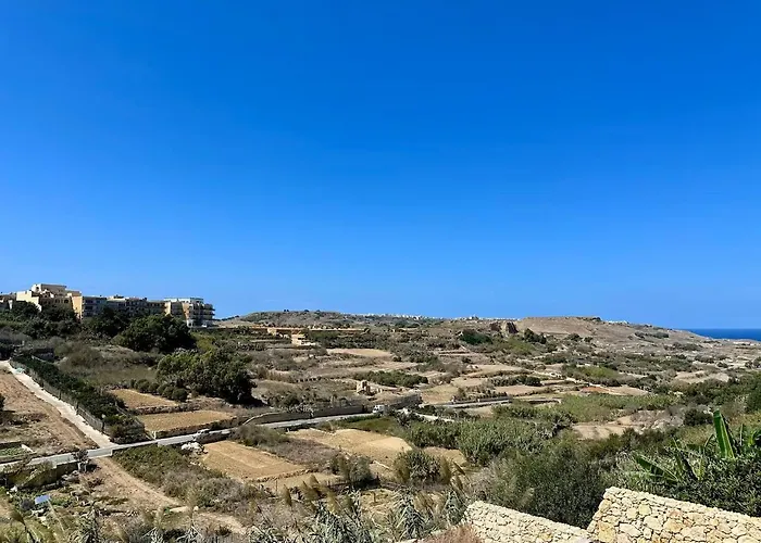 Gozo Getaway! Heated Jacuzzi & Views Διαμέρισμα Xagħra