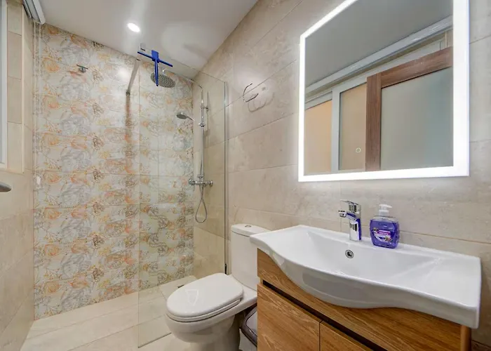 Gozo Getaway! Heated Jacuzzi & Views *